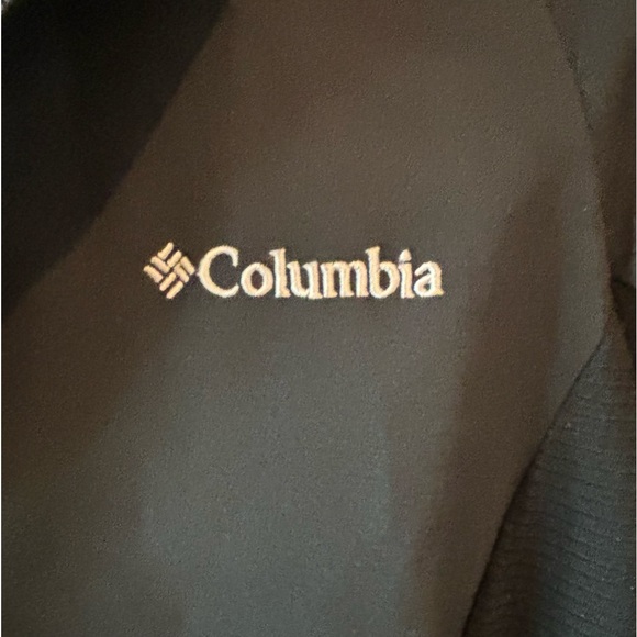 Columbia women’s lightweight jacket, Omni-shade sun protection, very good cond. - Picture 8 of 9